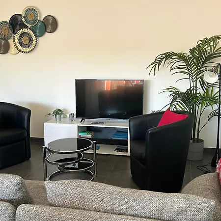 Апартаменты L'estivaliere - Golfe Juan - Confortable T3 Vue - Climatise Et Garage Ferme