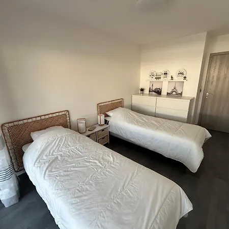 L'estivaliere - Golfe Juan - Confortable T3 Vue - Climatise Et Garage Ferme Валлорис